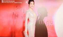 Nữ tiếp viên hàng không Vietnam Airlines khoe dáng nóng bỏng dự LHP Hồng Kông 