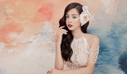 Hoa hậu Tiểu Vy diện váy xuyên thấu khoe vòng 1 gợi cảm