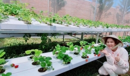 Giàu có, quyền lực nhưng bất ngờ thay Lý Nhã Kỳ vẫn làm công việc tay chân này