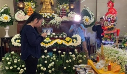 Xót xa khi mở chiếc vali hành lý cuối cùng của cố nghệ sĩ Anh Vũ