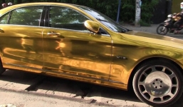 Phúc XO chi 1 triệu/ngày thuê xe hơi mạ vàng di chuyển