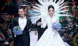 Hoa hậu Trương Hồ Phương Nga tái xuất showbiz, làm vedette show thời trang