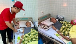 Nghệ sĩ Lê Bình rơi vào tình trạng mê man, sốt cao