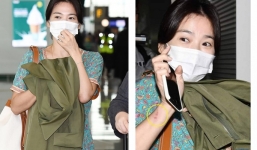 Song Hye Kyo vẫn không đeo nhẫn cưới, lộ dấu vết lạ trên cánh tay khiến fan lo lắng