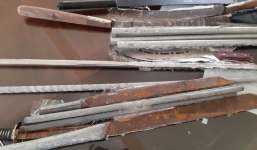 2 nhóm học sinh mang hung khí đánh nhau vì mâu thuẫn quen bạn gái