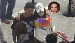 Triệu Vy vô tư thân thiết với người đàn ông lạ mặt giữa sân bay giữa tin đồn ly hôn