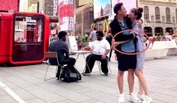 Trấn Thành, Hari Won 'lòng đau như cắt' trước bình luận phũ phàng của fan