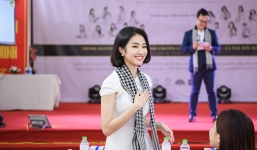 Xế sang của ông Đặng Lê Nguyên Vũ 'hộ tống' hoa hậu Thu Ngân về quê đi sự kiện