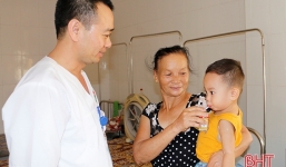 Cứu sống bé trai 19 tháng tuổi bị hóc dị vật vào thanh quản