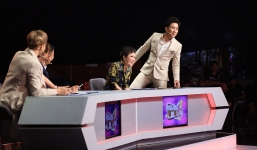 Bị Trường Giang 'đả kích' nhan sắc, Trấn Thành lập tức 'cầu cứu' Hari Won