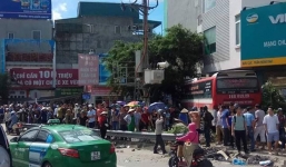 Hiện trường vụ xe khách tông hàng loạt xe máy tại Quảng Ninh