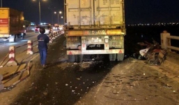 Lái xe container tông một người xuống sông Hồng ra trình diện