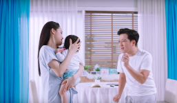 Trường Giang đi Mỹ làm show, Nhã Phương vất vả chăm sóc con nhỏ