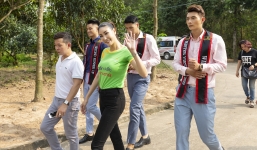 Hà Kiều Anh sánh vai Quán quân Mister Việt Nam Phạm Minh Quyền thăm người già neo đơn