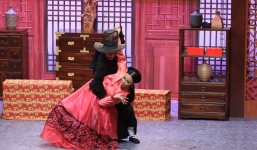 Trên sân khấu Ơn giời, Trường Giang hé lộ Hồ Quỳnh Hương là người mình từng theo đuổi