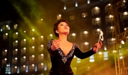 Việt Hương lên tiếng về bộ trang phục hở bạo mặc trong đám cưới Đông Nhi tại Phú Quốc