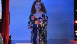 Danh ca Họa Mi tiết lộ từng bán kem ở Pháp để lo cho con, chữa bệnh cho chồng