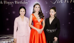 Á hậu Châu Á Hà Vi Vi được mẹ tổ chức sinh nhật trên sân khấu 