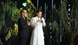 Phi Nhung khóc nức nở khi lần đầu nói về cuộc sống mồ côi cha mẹ