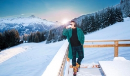 Kênh Youtube của ‘trùm chân dài’ Vũ Khắc Tiệp đại thắng dịp cuối năm