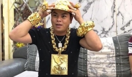 Em ruột Phúc XO tàng trữ súng và áo giáp chống đạn