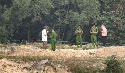 Vụ thi thể cháy đen dưới hố công trình: Truy tìm tung tích nạn nhân