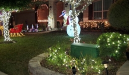 Quách Thành Danh trang trí nhà chuẩn bị đón giáng sinh bên Mỹ