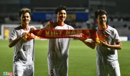 Đoàn Văn Hậu lại ghi bàn lập công tỷ số lên 3-0 cho U22 Việt Nam