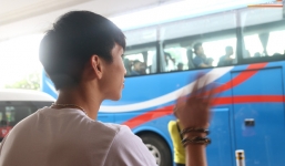 Đoàn Văn Hậu chia tay đồng đội về nước, một mình ở lại Philippines