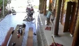 Chủ tịch UBMTTQ xã bị tố sàm sỡ nữ sinh 16 tuổi tại Thanh Hóa: 'Mục đích chỉ là để chúc mừng, động viên'