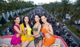 Thí sinh Miss World Vietnam 2022 gây tranh cãi khi mặc mát mẻ, nhún nhảy trên xe bus 2 tầng