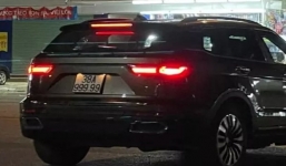  Hà Tĩnh: Xe biển giả mang số siêu VIP ngang nhiên đi trên phố