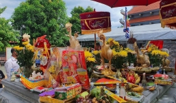 Đến hẹn lại lên: Mâm cỗ 'gà bay' cúng rằm độc đáo của 1 dòng tộc ở Hà Tĩnh khiến nhiều người trầm trồ