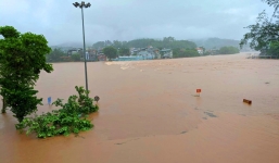 Quảng Ninh: Nước sông dâng cao, nhiều nơi ngập lút mái nhà