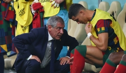 Bồ Đào Nha sa thải HLV Santos sau thất bại tại World Cup 2022, mời 'Người đặc biệt' làm thầy Ronaldo
