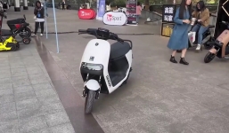 Xe tay ga tự cân bằng và không cần người lái của Trung Quốc khiến dân mạng Việt xôn xao