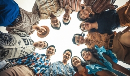 Video: Dàn sao phim Lật mặt 6 gây sốt với bộ ảnh hoài cổ sau khi phim vượt 100 tỉ