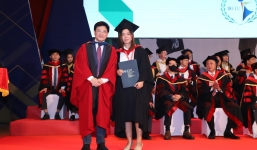 TikToker Ulight Tuyền Ú: Từ sinh viên kinh tế đến cô giáo dạy tiếng Anh triệu views