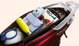 5 loại đồ vật tuyệt đối không bỏ vào cốp xe máy nhất là khi trời nắng nóng