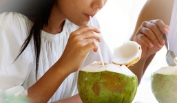 Là vị cứu tinh trong những ngày nắng nóng, nước dừa còn có vô vàn công dụng đối với sức khoẻ