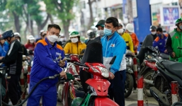 Giá xăng dầu trong nước dự báo tăng nhẹ vào ngày mai