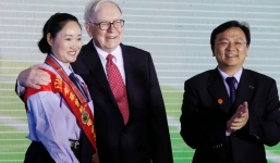 Vén màn quá khứ của tỷ phú xe điện Trung Quốc khiến Elon Musk 'ăn ngủ không yên' 