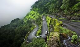 8 kinh nghiệm lái xe đường đồi núi lái xe mới đặc biệt phải lưu tâm 