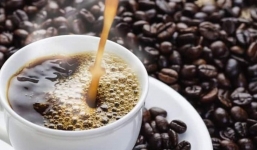 Trẻ có nên uống trà, cà phê để tỉnh táo trong mùa thi?