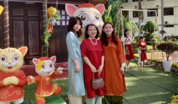 Chùm ảnh: Du khách đi du xuân vãn cảnh trong ngày Mùng 2 Tết 