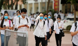 'Cuộc đua' vào lớp 10 tại Hà Nội căng thẳng: Phụ huynh, học sinh như 'ngồi trên lửa'