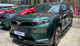 VinFast VF9 chính thức giao xe đến khách hàng Việt