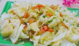 Xào bắp cải mà bỏ thẳng lên chảo là sai lầm, hãy thêm thứ này vào đảm bảo rau xanh ngắt: Ăn là ghiền liền