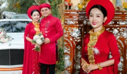 Giá vàng đang chạm đỉnh, 1 cô dâu miền Tây vàng đeo nặng trĩu: Mẹ ruột phải mang thau ra đựng