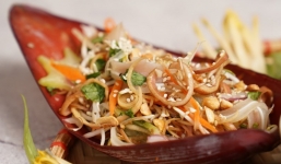 Cách làm nộm hoa chuối tai heo không thâm đơn giản, dễ làm thích hợp để ăn giải ngấy dịp Tết này